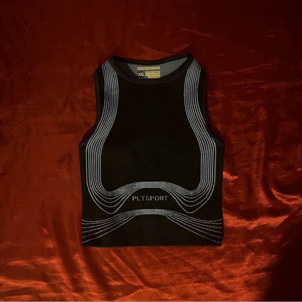 PrettyLittleThing Black Sport Contrast Line Detail Seamless Racer Top XS
